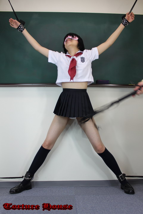 学園2045 精鋭女子学園 体罰4 1年V組 宇都宮真琴