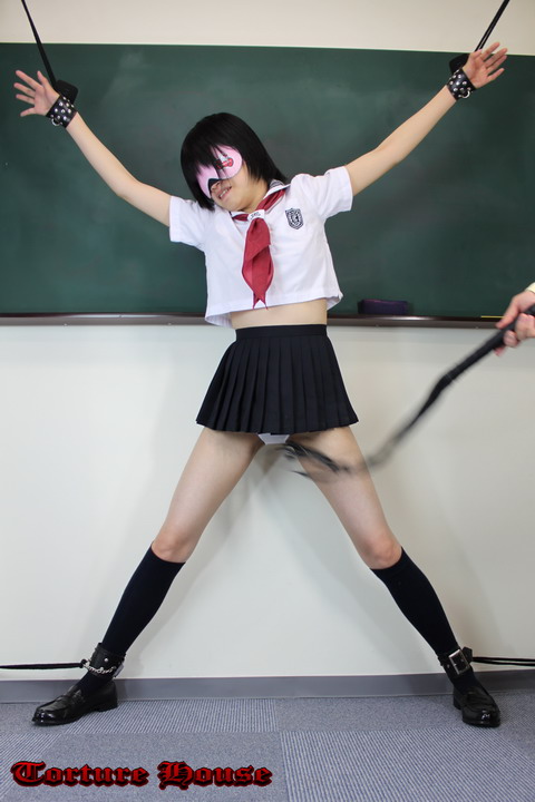 学園2045 精鋭女子学園 体罰4 1年V組 宇都宮真琴