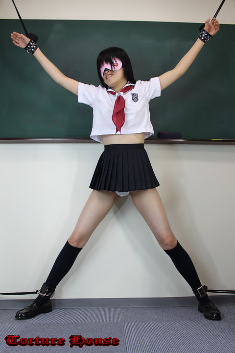 学園2045 精鋭女子学園 体罰4 1年V組 宇都宮真琴