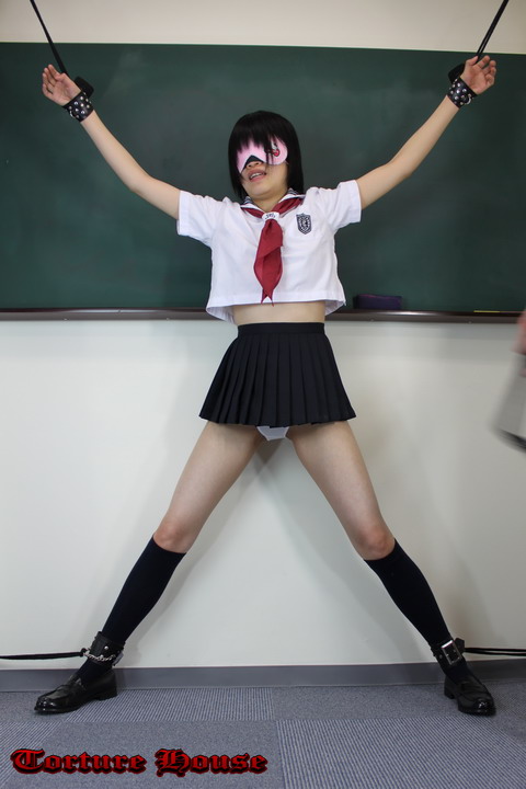 学園2045 精鋭女子学園 体罰4 1年V組 宇都宮真琴